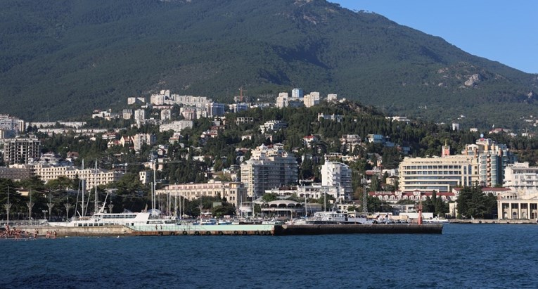 Rusi za 480.000 dolara prodali apartman Zelenskog na Krimu