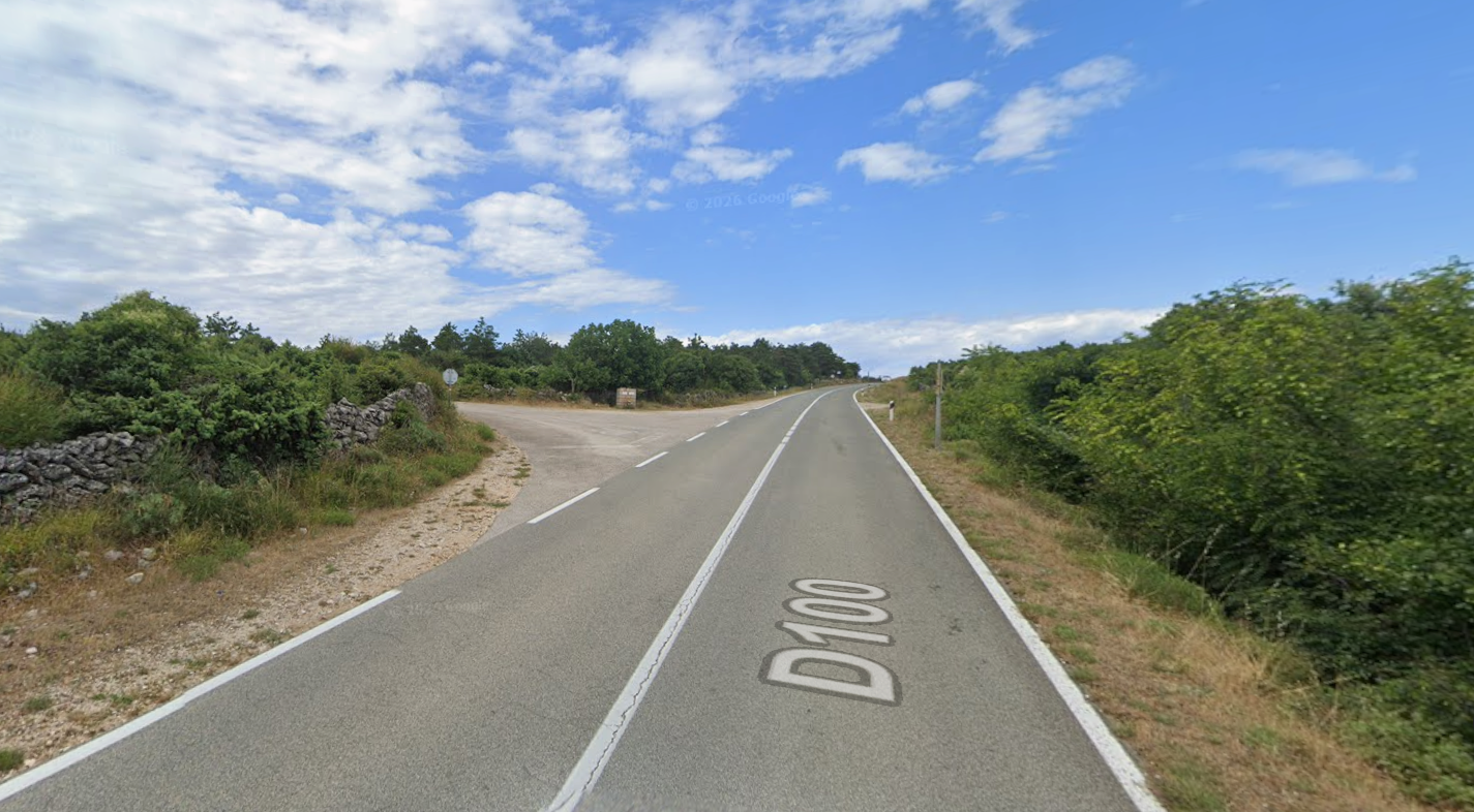 Ozbiljan sudar na Cresu: Vatrogasci iz smrskanog auta spašavali trudnicu