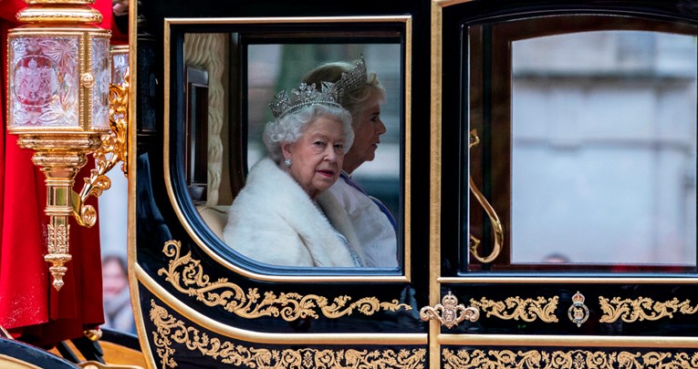 Uskoro će proslaviti 94. rođendan: 11 tajni dugog života kraljice Elizabete