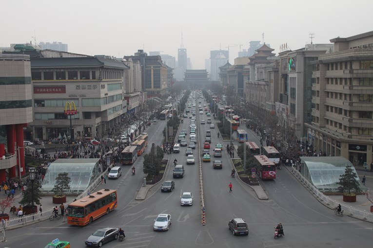 Kina uvela strogu karantenu u gradu od 13 milijuna stanovnika