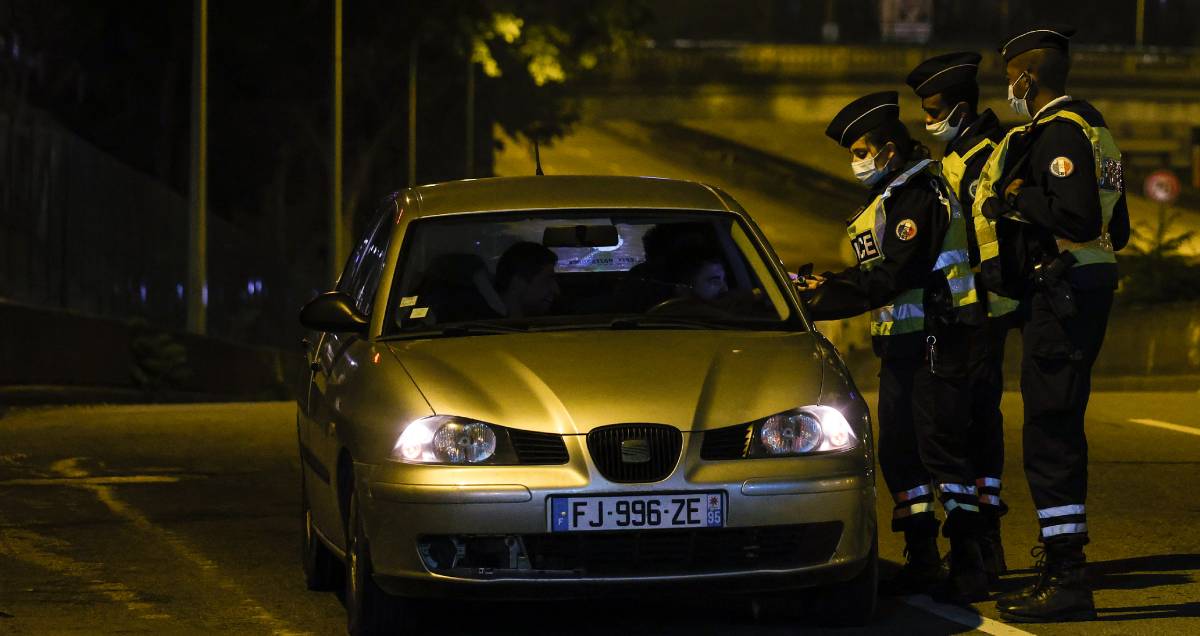 Francuska razmatra produljenje izvanrednog stanja do sredine veljače