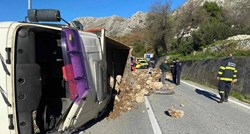 Kod Dubrovnika se prevrnuo kamion, vozač završio u bolnici