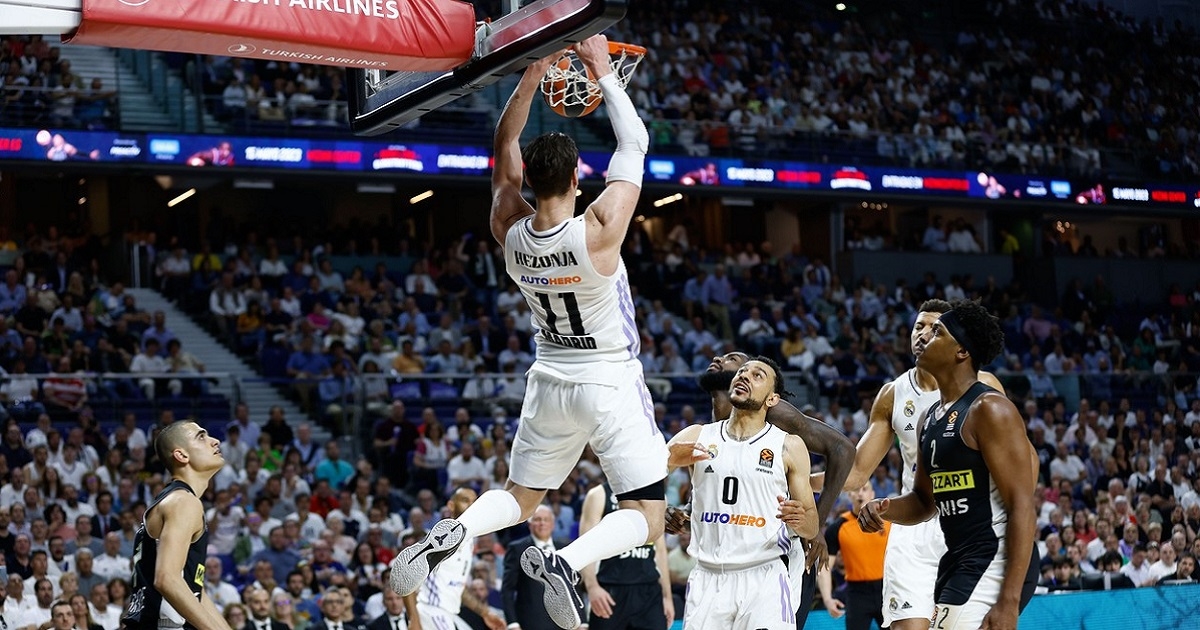 VIDEO Brutalna zakucavanja i ključna trica. Ovako je Hezonja rušio Partizan