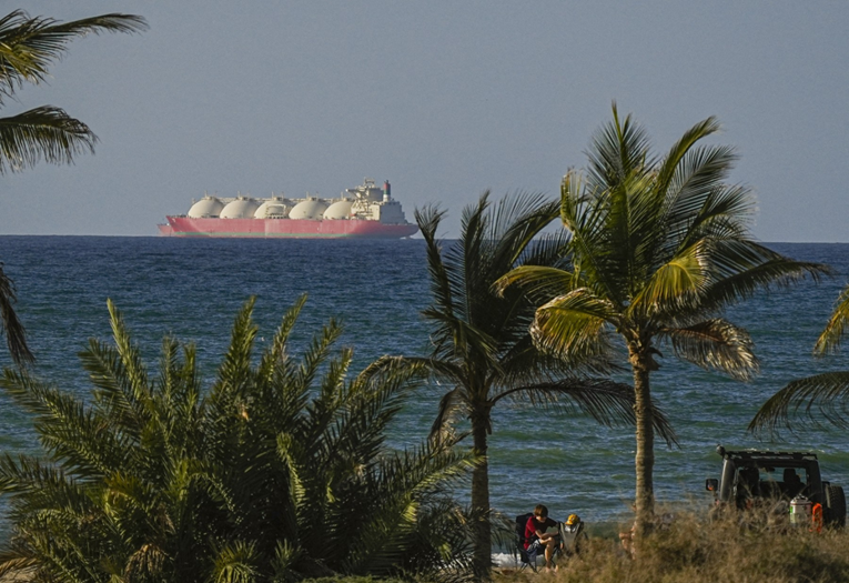20.000 pomoraca zatočeno u Hormuzu. "Čak i ako ga otvore, odbit ćemo ploviti"