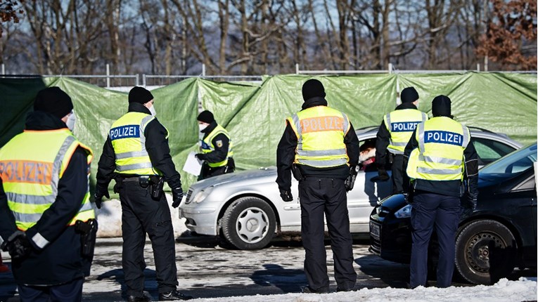 Hrvat u Austriji odbio policijsku provjeru u prometu, tvrdio da je policajac pijan