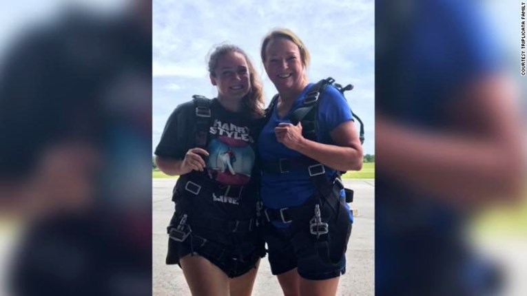 Tinejdžerica iz Atlante prvi put skakala padobranom. Poginula je skupa s instruktorom