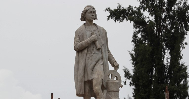 Uklonili Kolumbov kip u glavnom gradu Meksika, poznato što će ga zamijeniti