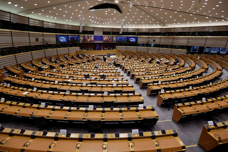 Europski parlament do 2030. želi smanjiti emisije štetnih plinova za 60 posto