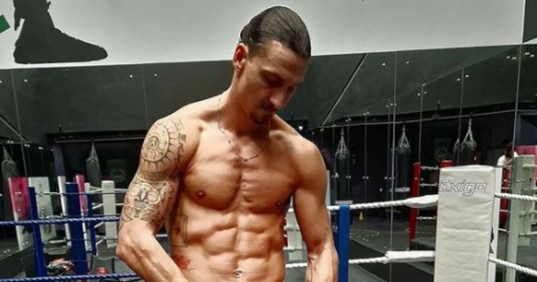 Ibrahimović se oglasio posebnom fotografijom: "Sretan Božić vama i vašim suprugama"