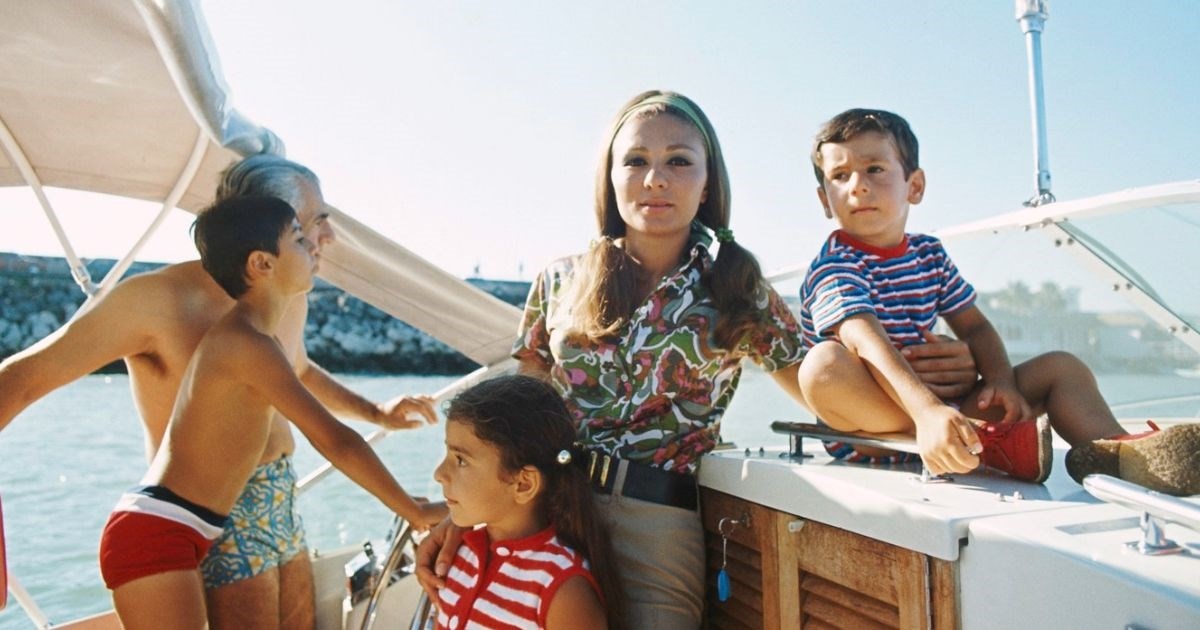 Kako je Iran izgledao prije revolucije? Žene u badićima, studentice u minicama
