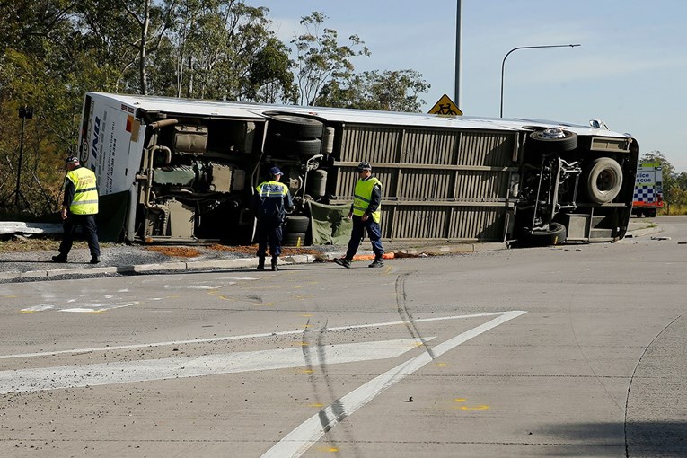 U Australiji se prevrnuo bus s ljudima koji su se vraćali sa svadbe, 10 poginulih