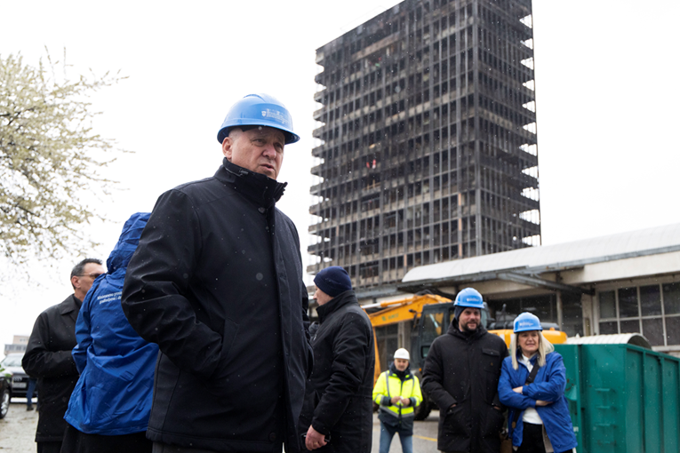 Bačić: Olujni vjetar zahvatio Zagreb, bio je i potres. Zgrada Vjesnika položila ispit