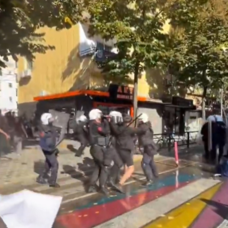 VIDEO Žestoki sukobi na studentskom prosvjedu u Albaniji. Letjele cigle