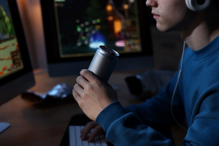 Liječnici upozoravaju: Uobičajena vrsta pića može naštetiti vašoj jetri