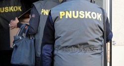 Policajac iz PNUSKOK-a davao tajne informacije osumnjičenom. Ovaj mu uhljebio obitelj