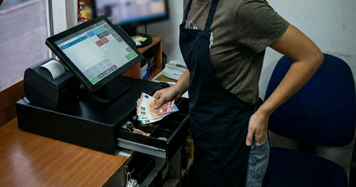 Zaposlenica trgovine kod Obrovca osumnjičena da je ukrala više od 30.000 eura