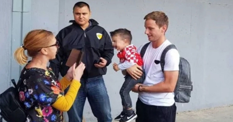 Rakitić prvi stigao na trening u Omiš i razveselio malene navijače