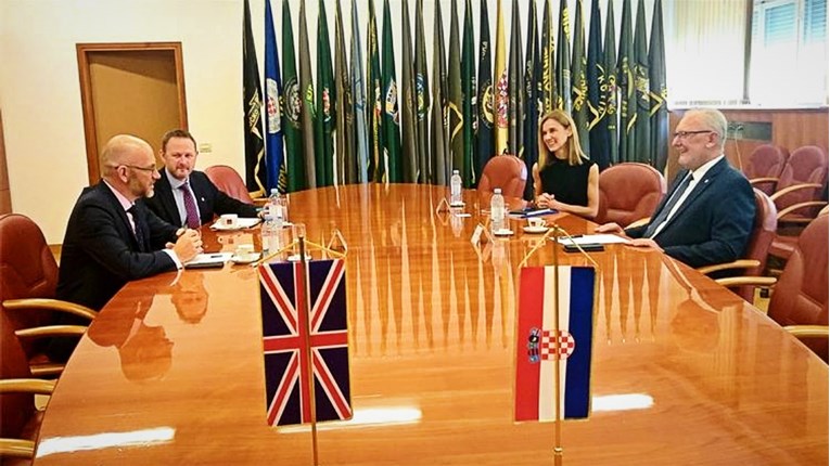Božinović primio britanskog veleposlanika koji je pohvalio mjere za britanske turiste