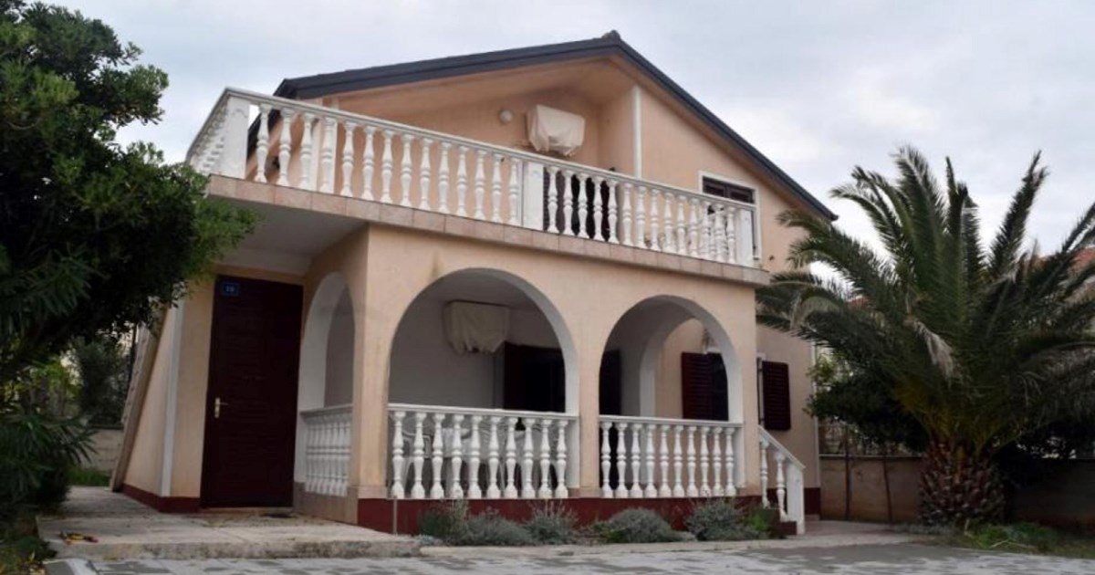 Samo 60 metara od plaže: Atraktivna katnica s dva apartmana u Viru
