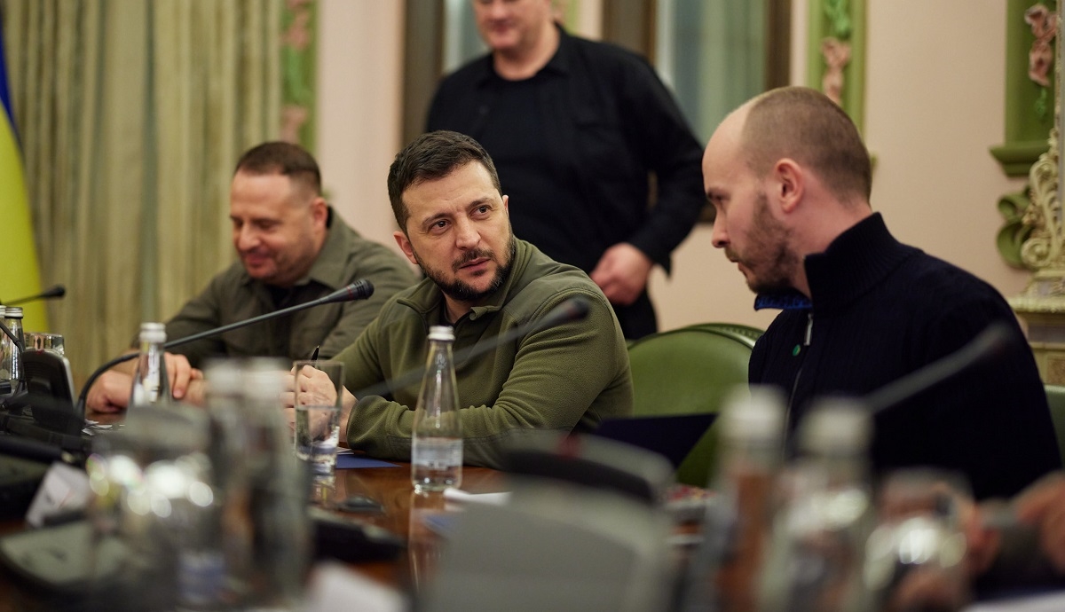 Savjetnik Zelenskog: Zelenskij može na sastanak s Putinom tek nakon pobjede na istoku