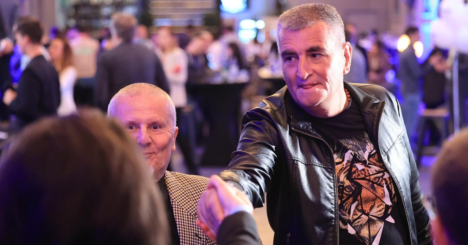 Bulj na biralište danas stigao s 18-godišnjim sinom Franom: "Prvi put je glasao"