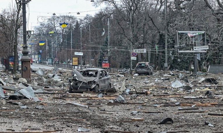 Zelenskij se javio iz svog ureda u Kijevu, raste broj civilnih žrtava u Ukrajini