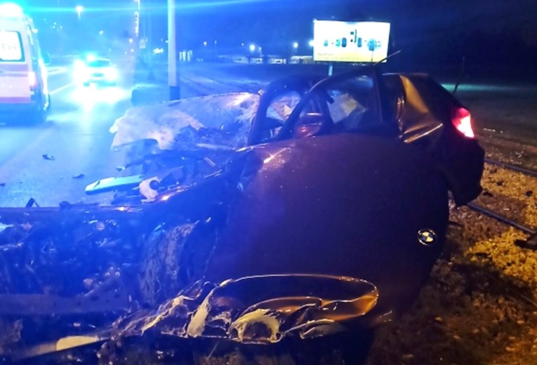 Pijani vozač BMW-a (25) izazvao nesreću u Zagrebu. Poginula putnica (26), njemu ništa