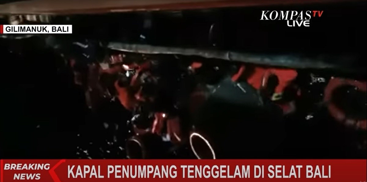 Prevrnuo se trajekt blizu Balija, sedmero mrtvih i 11 nestalih