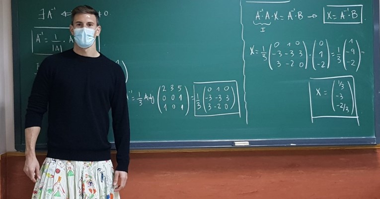 Učitelji u Španjolskoj nose suknje u znak podrške učeniku koji je zbog toga izbačen