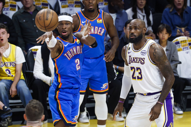 Oklahoma još jednom deklasirala Lakerse, Cleveland zakomplicirao seriju s Detroitom