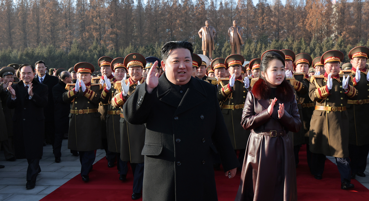 Sjeverna Koreja ispalila rakete iz novih bacača. Kim Jong-un sve nadgledao