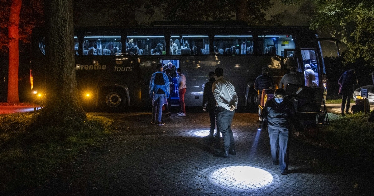 Određen istražni zatvor četvorici Crnogoraca zbog ilegalnog prevoženja migranata