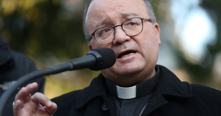 Papin savjetnik: Treba ukinuti celibat za svećenike