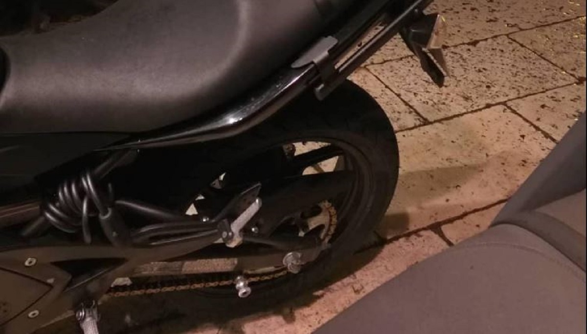 Fotka iz Dalmacije postala hit na Fejsu: "Zaboravio curu na sicu"