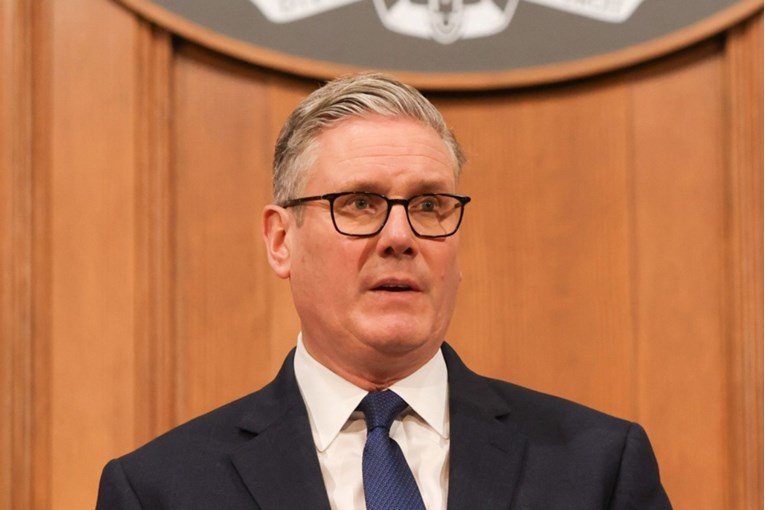 Starmer: Dosta mi je toga da obiteljima rastu računi zbog poteza Trumpa ili Putina