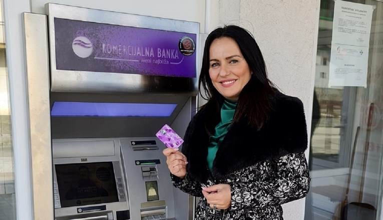 U selu u BiH svečano otvoren bankomat, pogledajte slike