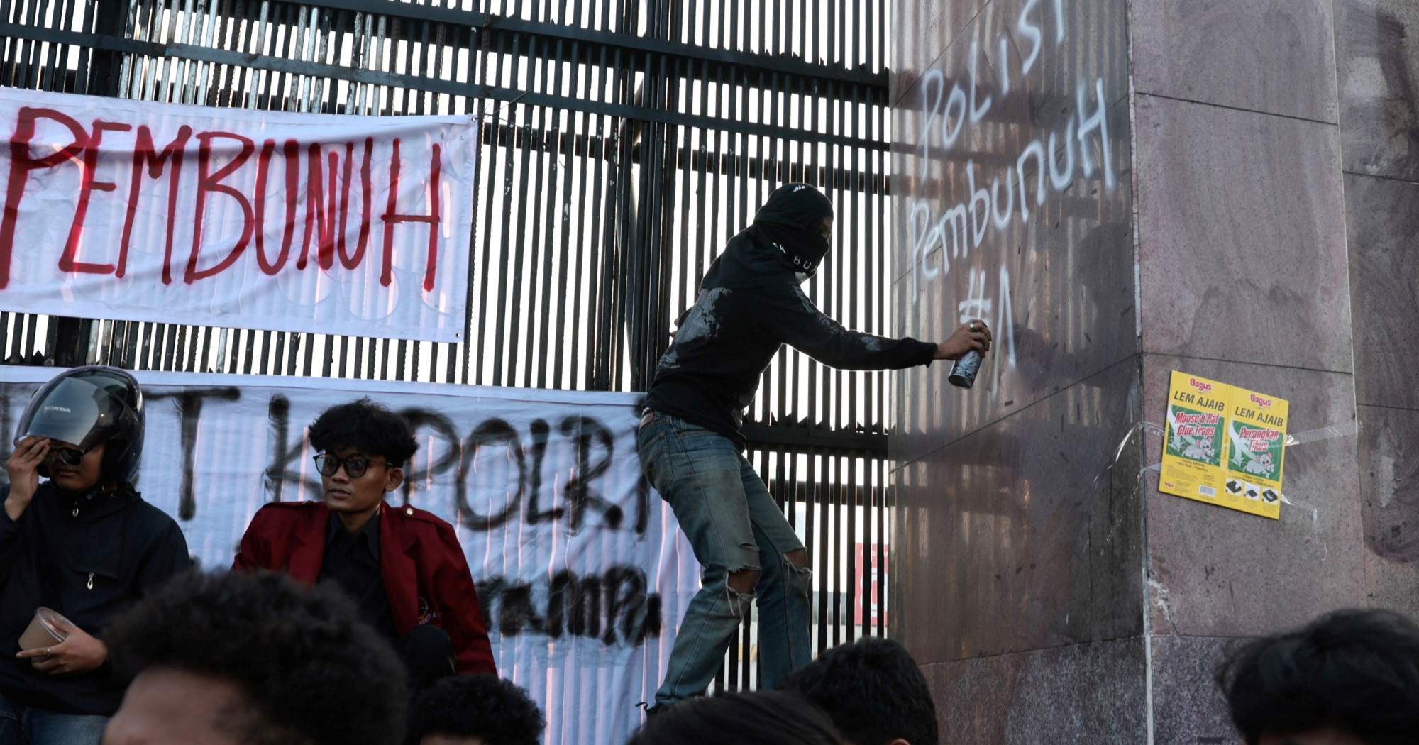 Smrt dostavljača izazvala kaos u Indoneziji. Prosvjedi se šire zemljom