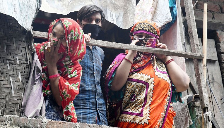 U Indiji zaraženo više od 12.000 ljudi, uvodi se zabrana pljuvanja u javnosti