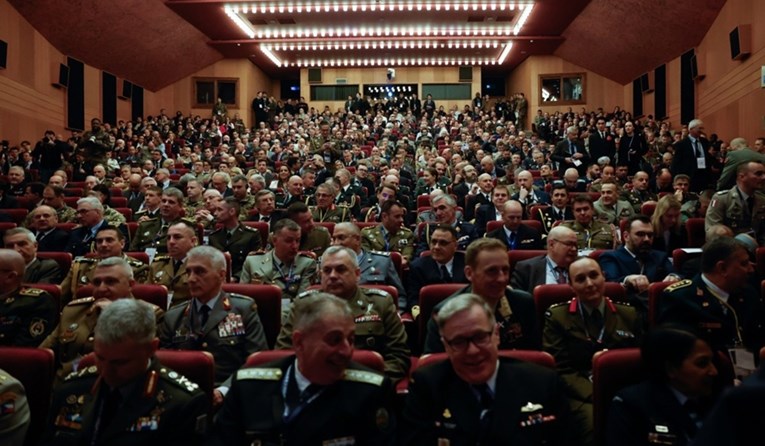 U Parizu se zbog Ukrajine sastali zapadni vojni dužnosnici. Amerikanci nisu došli