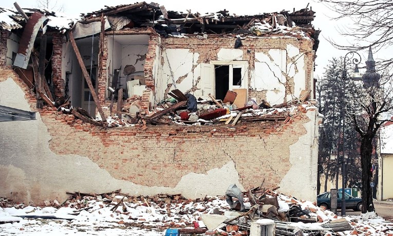 Na Baniji prijavljeno više od 37.000 oštećenih objekata