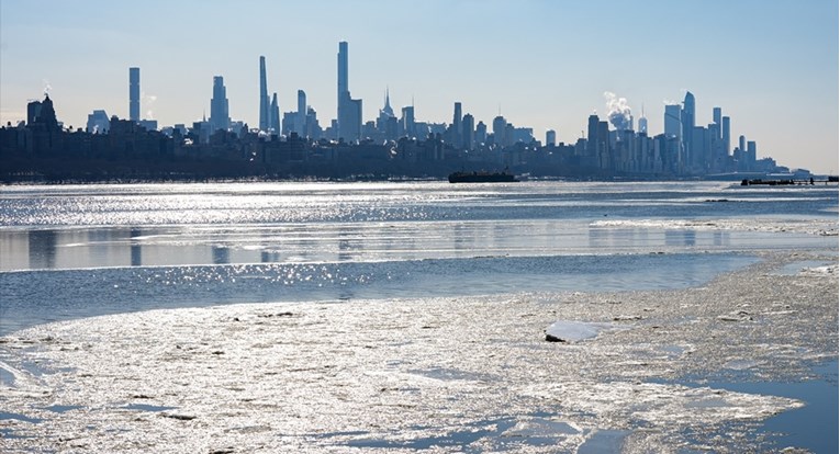 FOTO I VIDEO Zaledila se rijeka Hudson u New Yorku