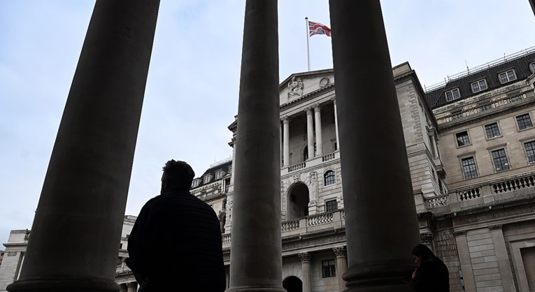 Slabi funta, intervenirala Britanska središnja banka