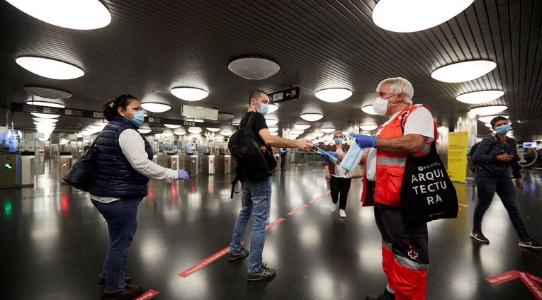 Iako se Španjolska otvara, Madrid i Barcelona ostaju pod jačim mjerama