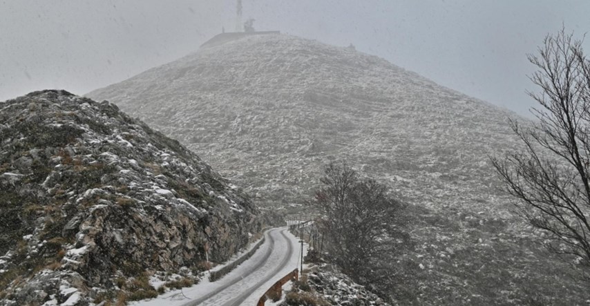 FOTO Snijeg je zabijelio i Biokovo, pogledajte prekrasne prizore