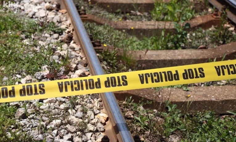 U Bihaću umro migrant, spavao je na pruzi kad je na njega naletio vlak