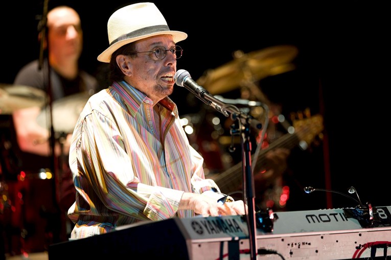 Preminuo brazilski glazbenik Sergio Mendes (83)