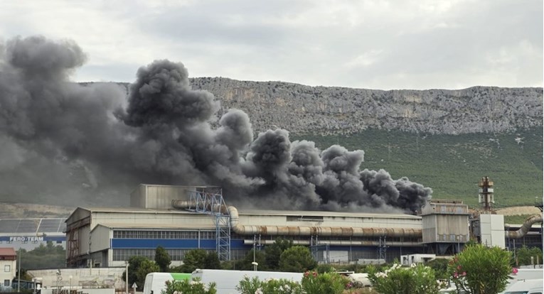 Ugašen požar u bivšoj željezari kod Splita