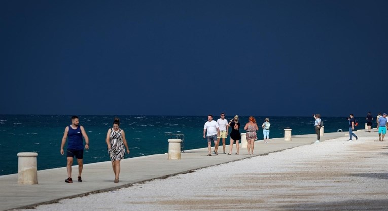 FOTO Ovako je nebo u Zadru izgledalo u podne