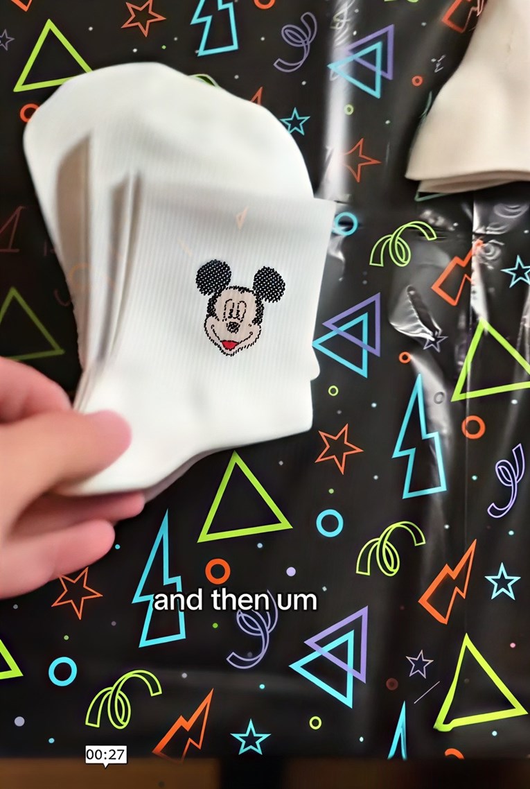 Par naručio Disney čarape s Temua, stigla im je urnebesna pogreška