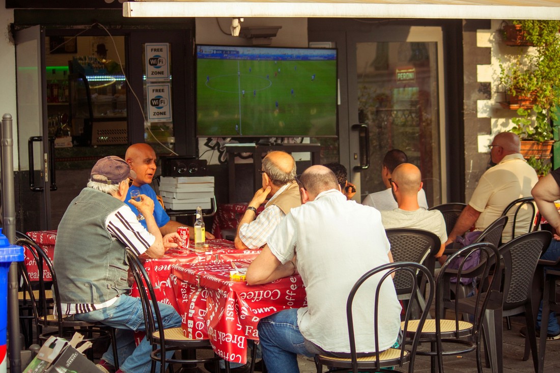 Kafići u Zagrebu večeras rade dulje